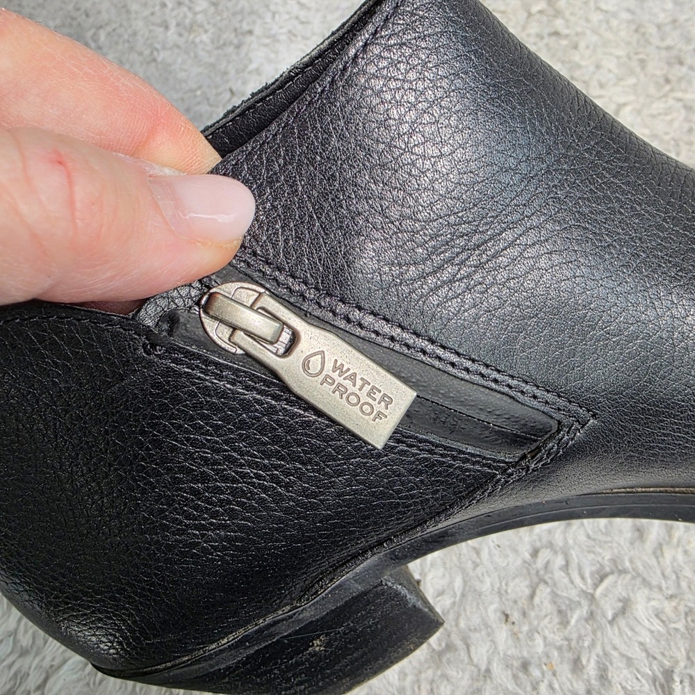 Vionic Cecily Ankle Boots Black Waterproof Leather Shooties Womens 7 Excellent - Picture 6 of 8